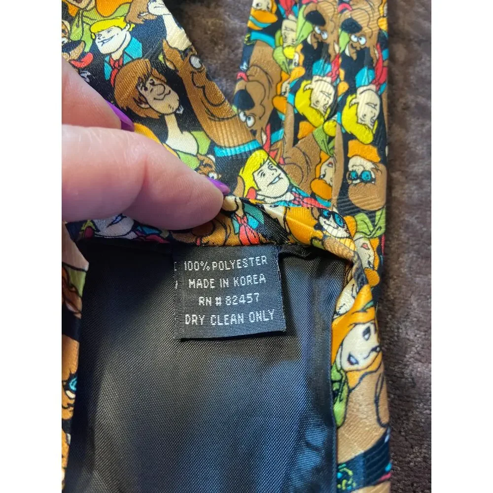 Scooby Doo and‎ gang neck tie